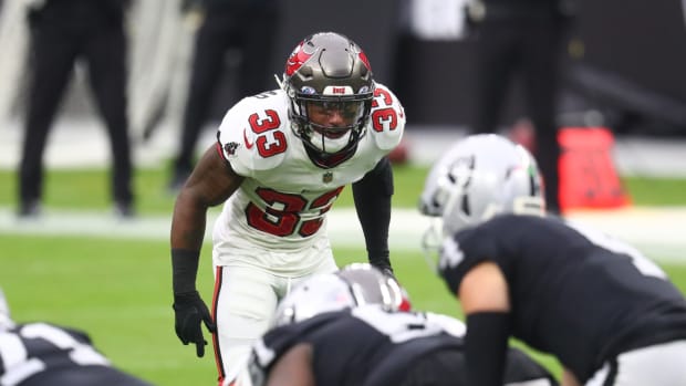 Tampa Bay Buccaneers safety Jordan Whitehead on defense